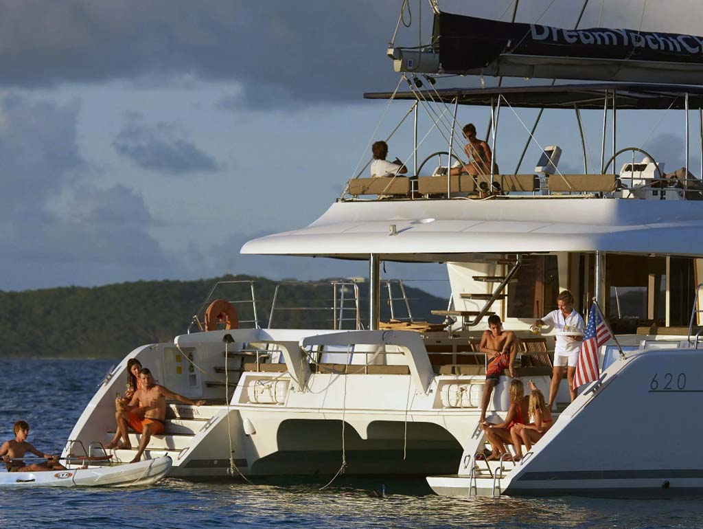 Lagoon 620 charter