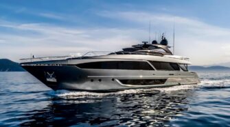 Riva 33.5m. 10pax. 5cab.