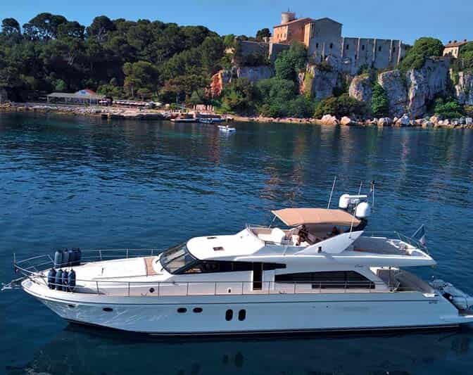 How to charter a yacht on a budget